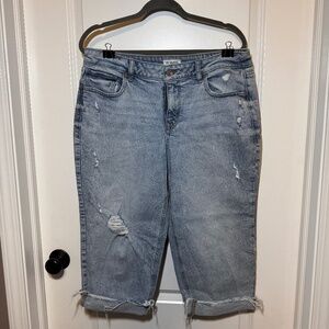 Capris Denim Distressed Size 16 Maurices